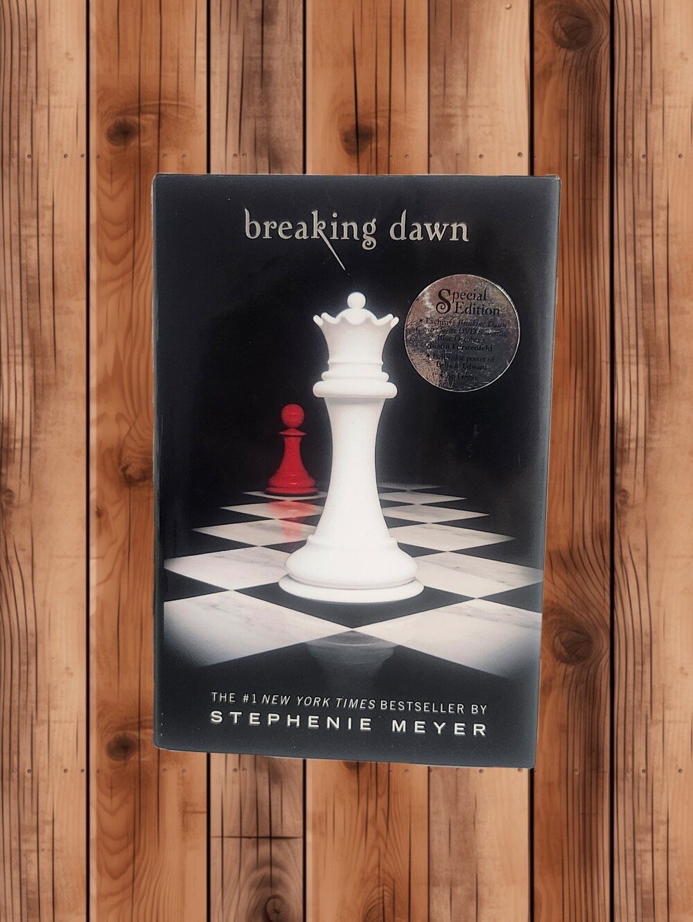Breaking Dawn Special Edition Hardcover Book 🍎🧛‍♀️